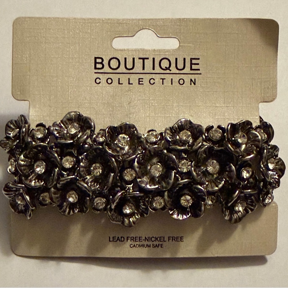 Boutique Collection Gunmetal Flower Crystal Stretch Bracelet